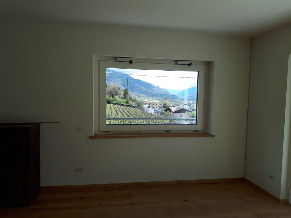 Serramento moderno bicolore legno alluminio, Aosta — foto 2