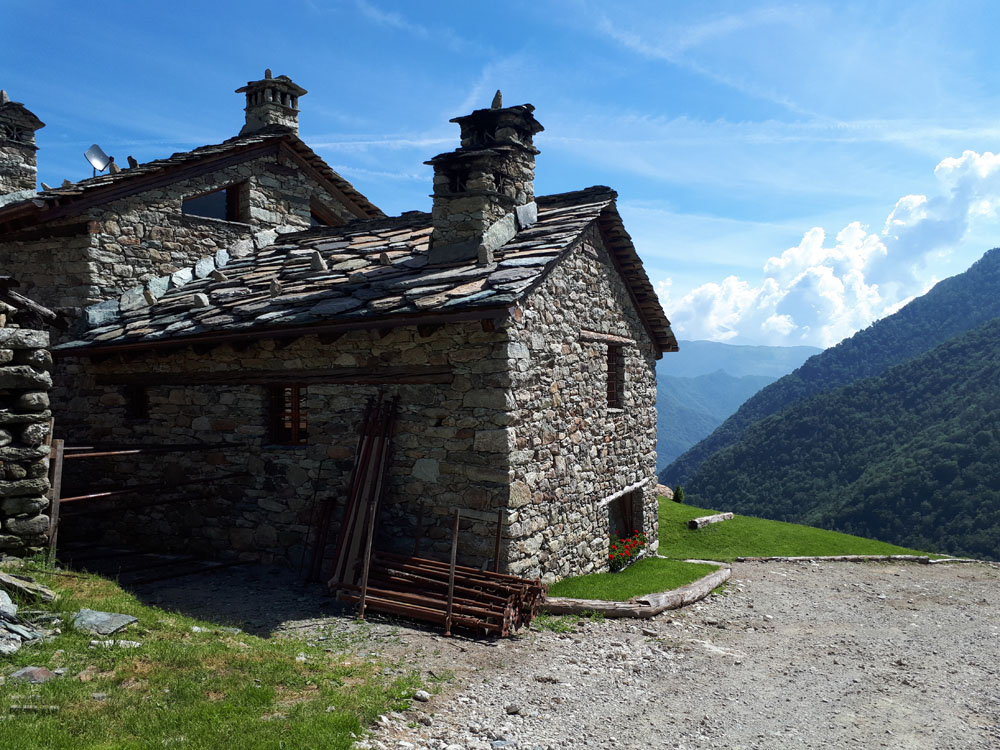 Serramento inglesina mordenzato, Valle di Stura — foto 3