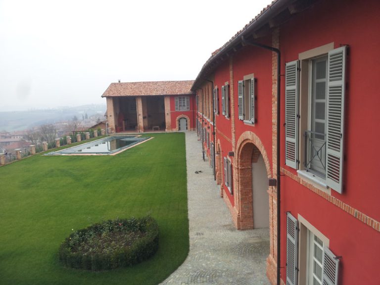 Serramento piemontese laccato · Persiana piemontese laccata — foto 1