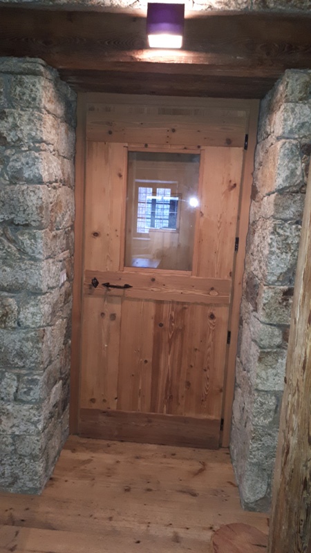 Serramento inglesina mordenzato, Valle di Stura — foto 5