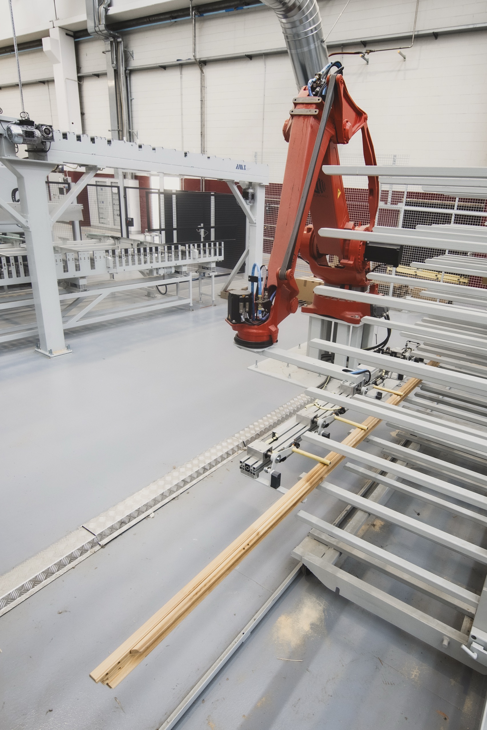 Fase di impregnazione ed essiccazione del legno nel laboratorio Cafasso